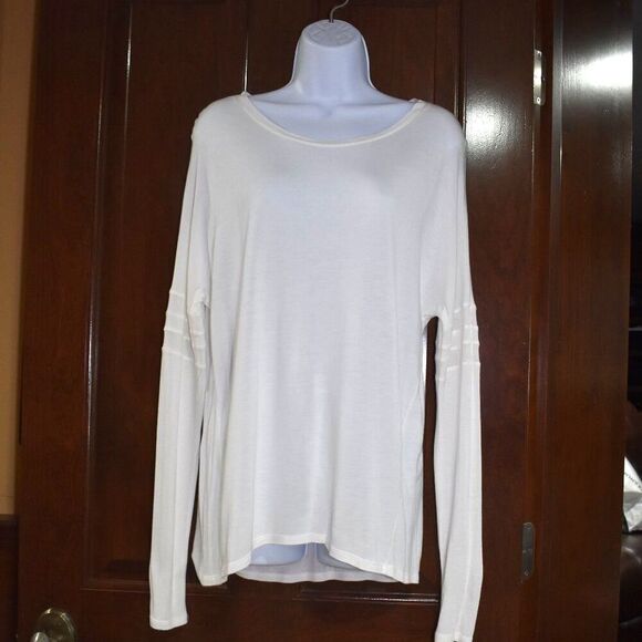 Vince White Long Sleeve Blouse Size Small Scoop Neck Mesh Detail Lightweight Top - Picture 2 of 12
